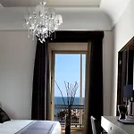 Ξενοδοχείο Partenope Relais 4*