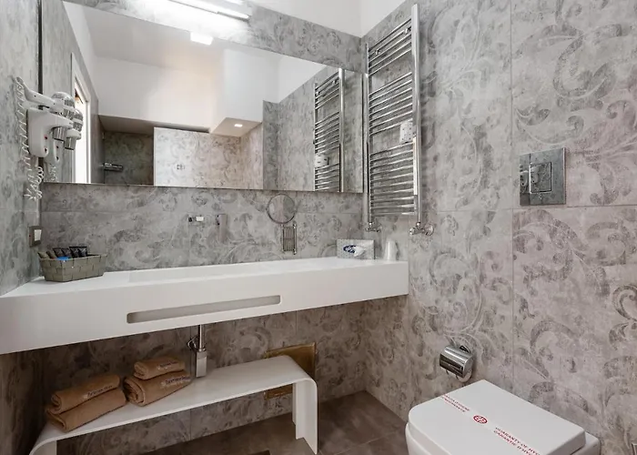 Hotel Partenope Relais 4*