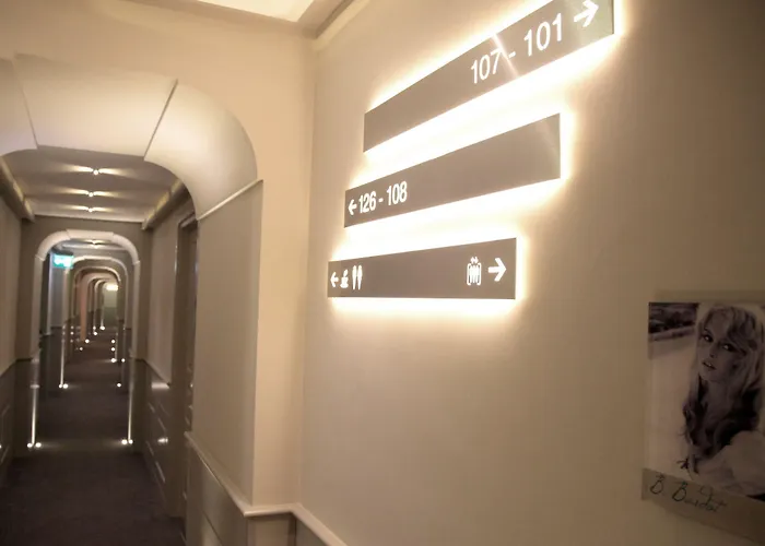 Partenope Relais Hotel 4*