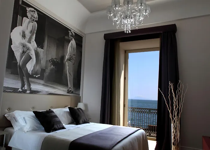 Partenope Relais Hotel