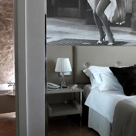מלון Partenope Relais 4*