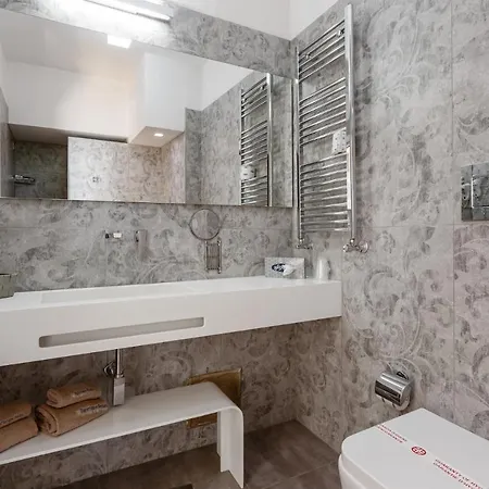 מלון Partenope Relais 4*