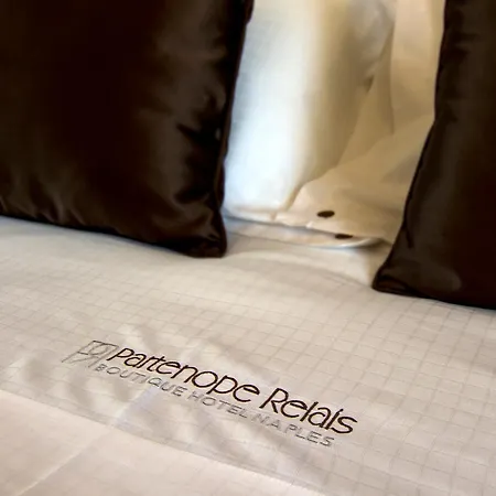 מלון Partenope Relais 4*