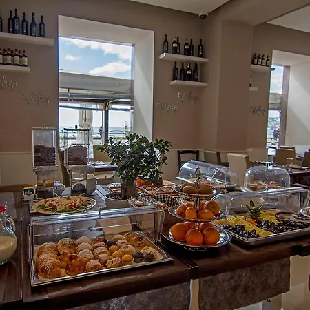 Partenope Relais 4* נאפולי