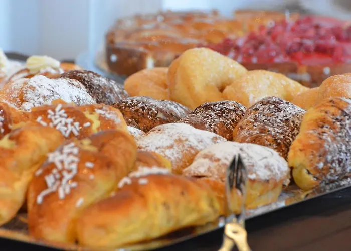 파르테노페 렐레 4*