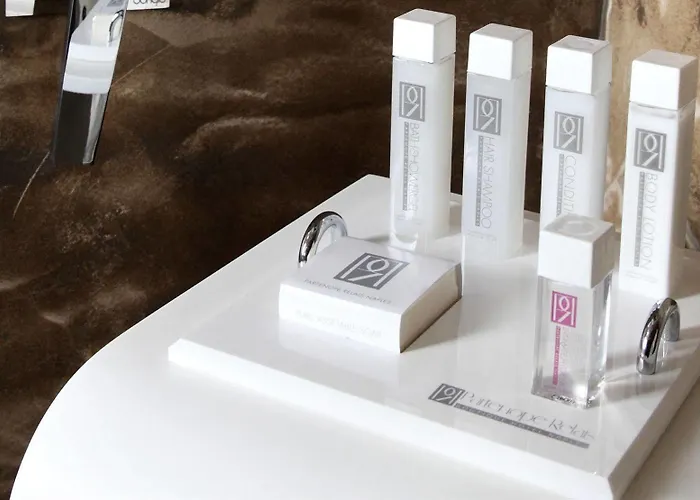 파르테노페 렐레 4*