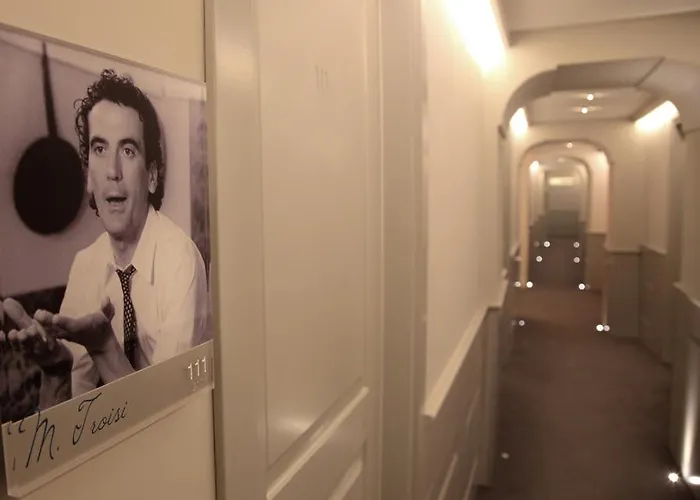 Partenope Relais Hotel 4*